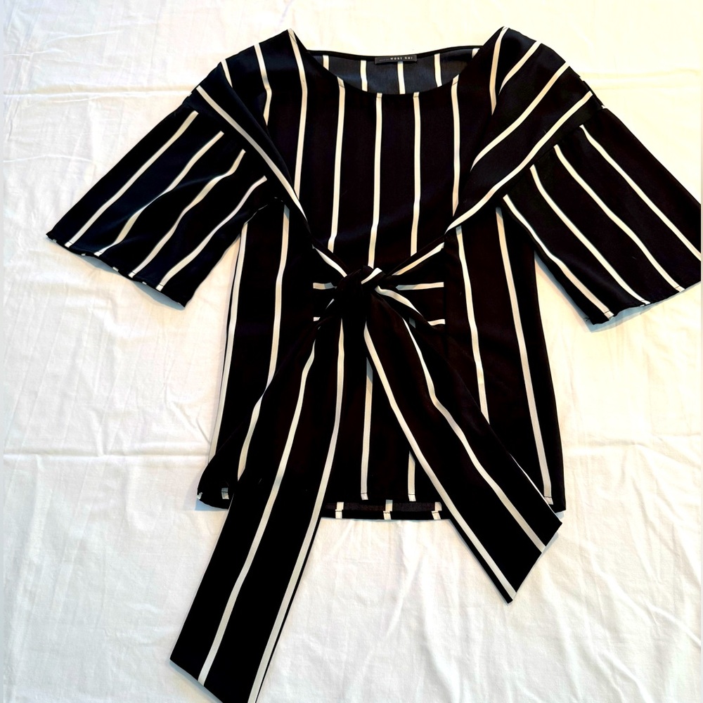 Black and white belted top